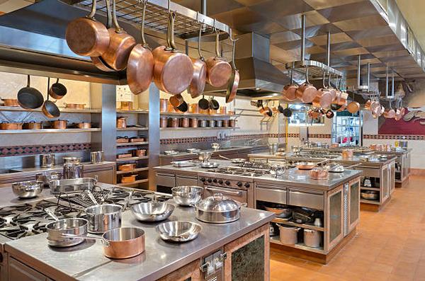 Choosing the Right Commercial Catering Equipment for Your Growing Business