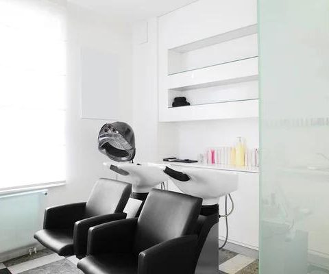 The Importance of Ergonomic Equipment in a Salon